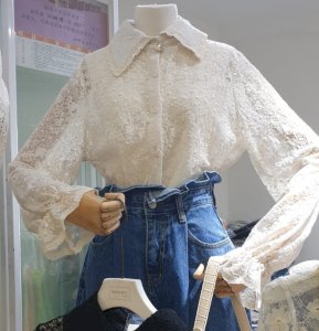 COLLAR LACE BLOUSE