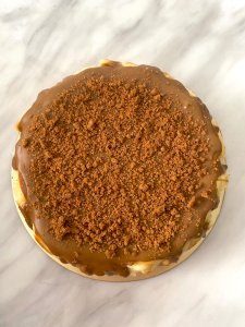 Classic Burnt Cheesecake topped with Speculoos spread